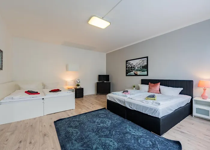 Modern Fancy Center *