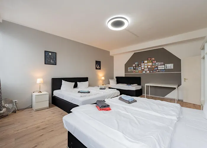 Modern Fancy Center Daire