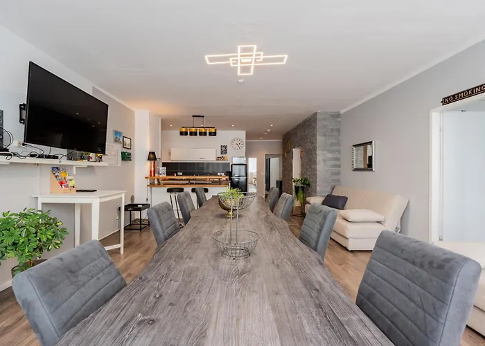 Modern Fancy Center *