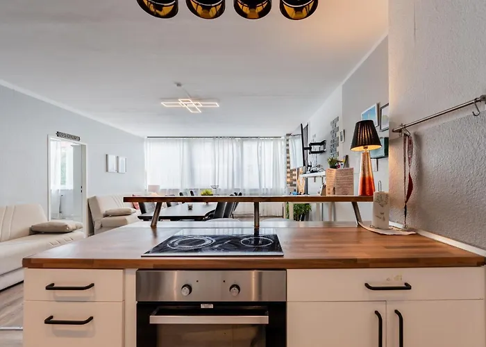 Modern Fancy Center Apartment *