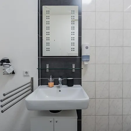 Modern Fancy Center *