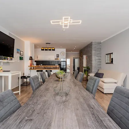 Modern Fancy Center *