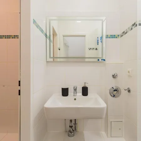 Modern Fancy Center *