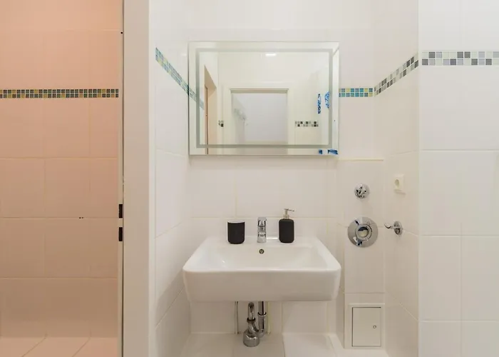 Modern Fancy Center *